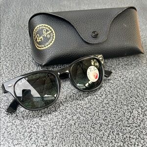 Ray-Ban RB4140 Black Sunglasses with Case